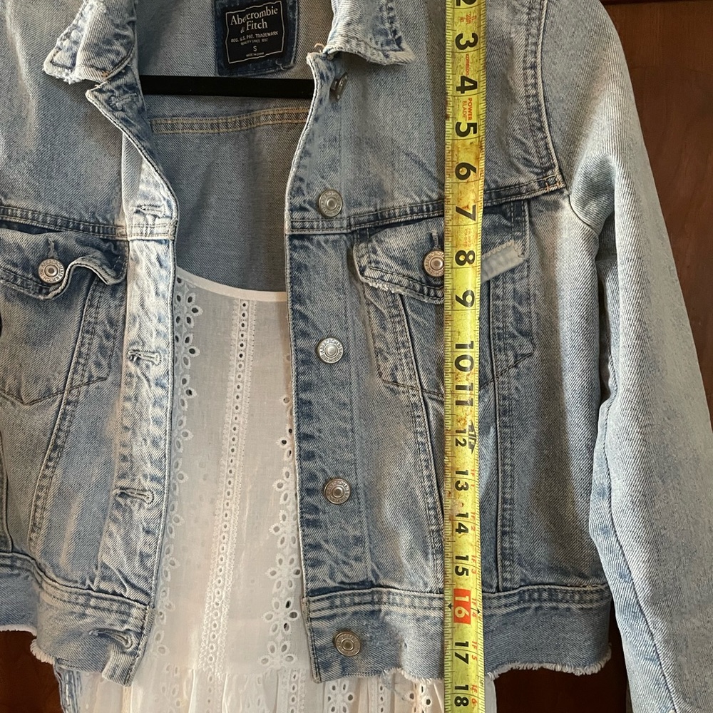small patchwork jean jacket - Picture 5 of 6